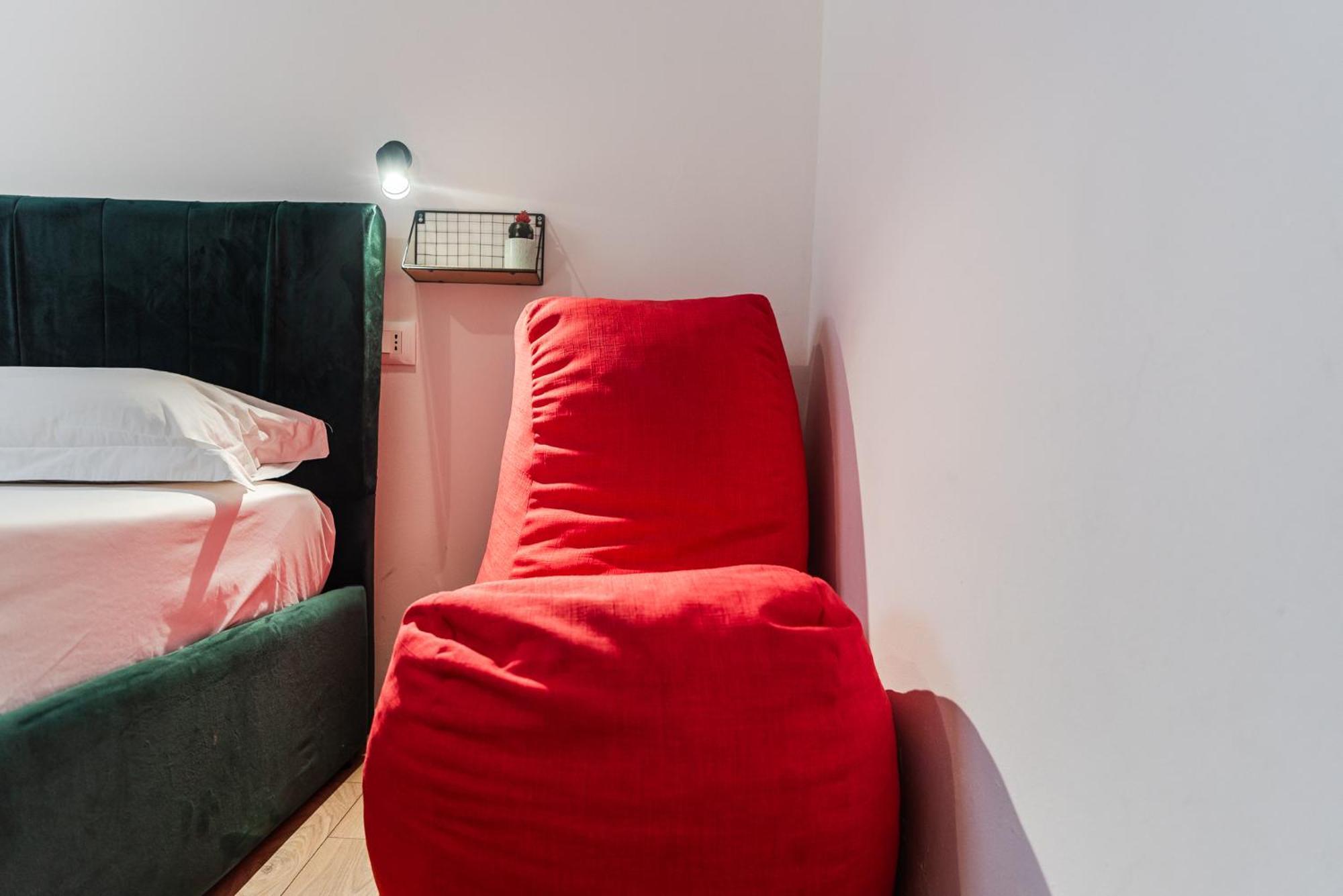 Noir Apartment By Kondo Stays Tirana Exterior photo