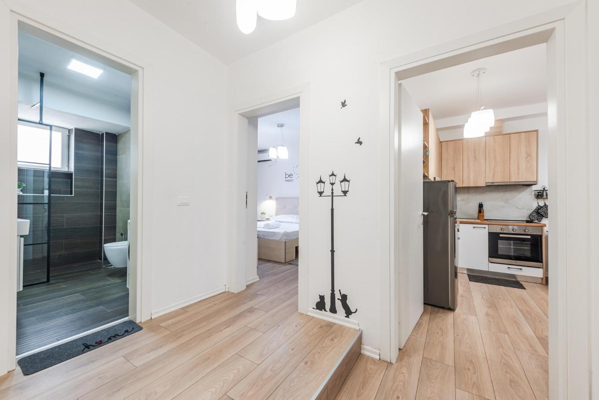 Noir Apartment By Kondo Stays Tirana Exterior photo